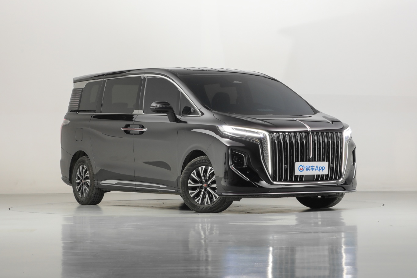 【红旗HQ9 PHEV2.0T 73km 旗舰版侧前45度车头向右水平图片-汽车图片大全】-易车