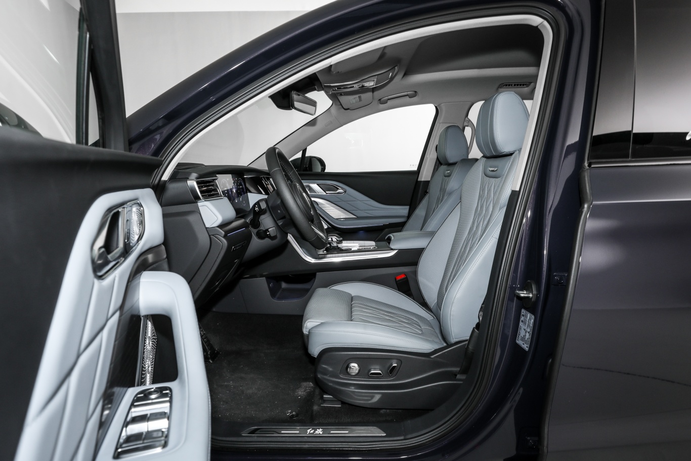 【红旗HS7 PHEV2.0T 100km 四驱旗领版 6座主驾驶位图片-汽车图片大全】-易车