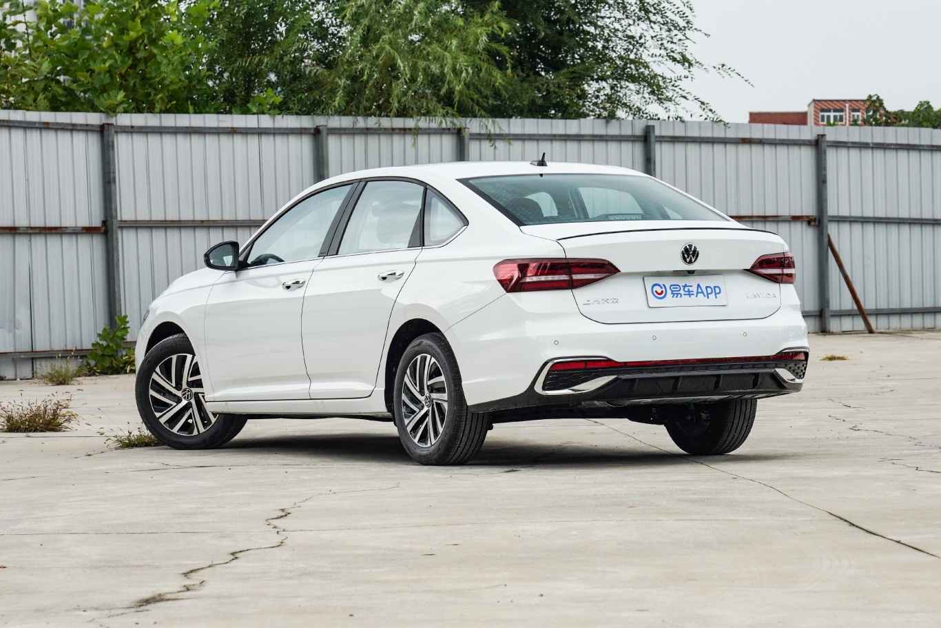 朗逸300tsi 双离合星空领先版侧后45度车头向左水平