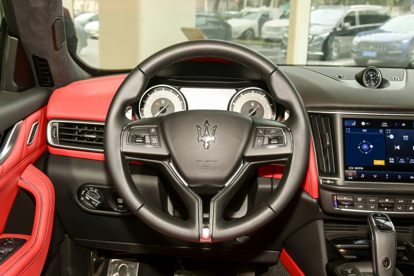 levante2.0t gt方向盘