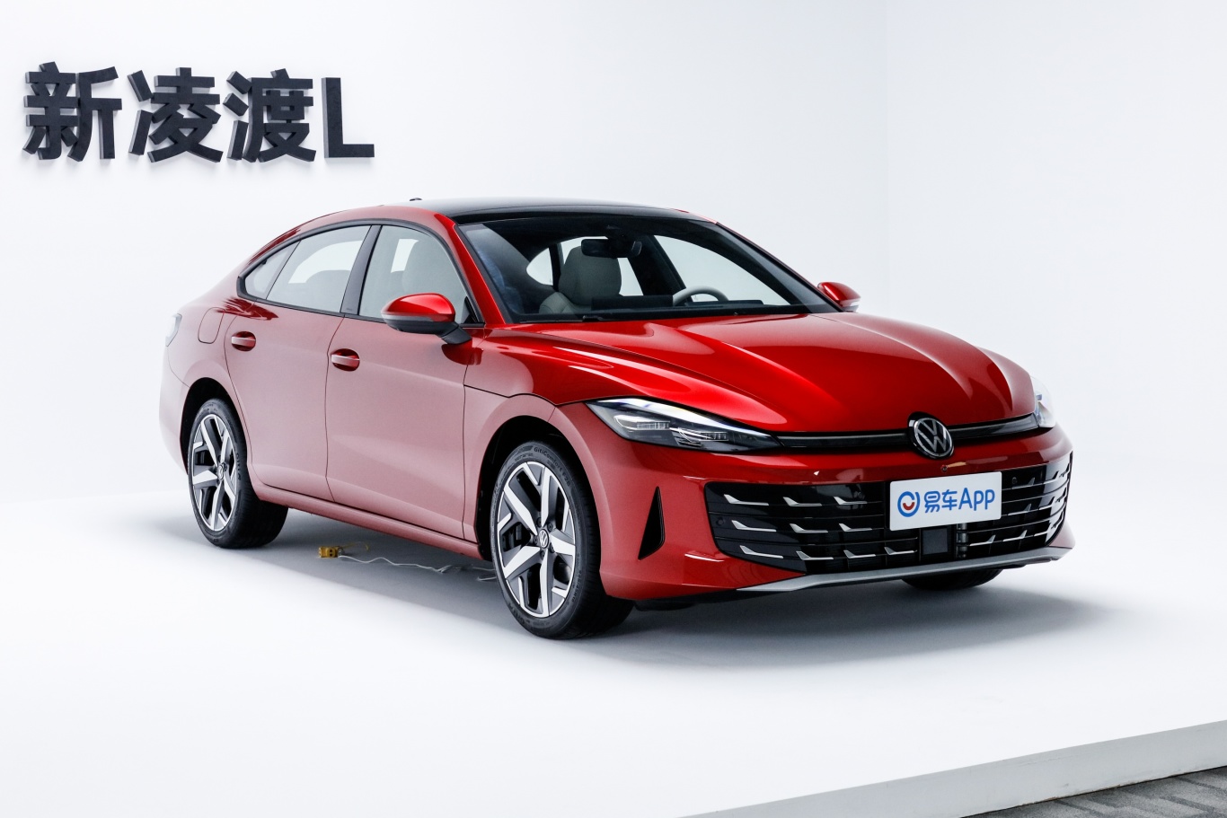 【凌渡凌渡L 300TSI 标准版侧前45度车头向右水平图片-汽车图片大全】-易车