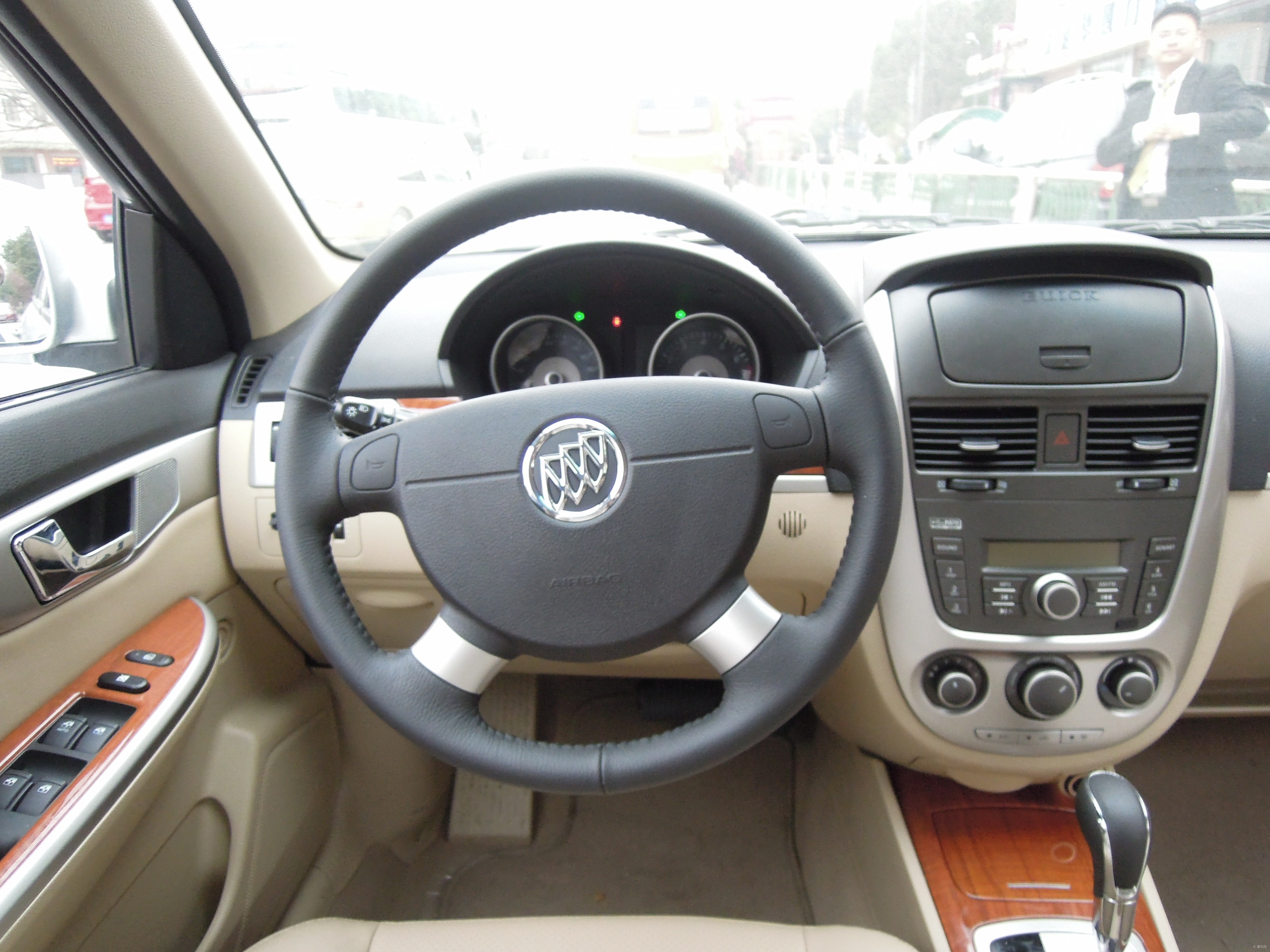 爱车天天汇——试驾别克新凯越1.5at