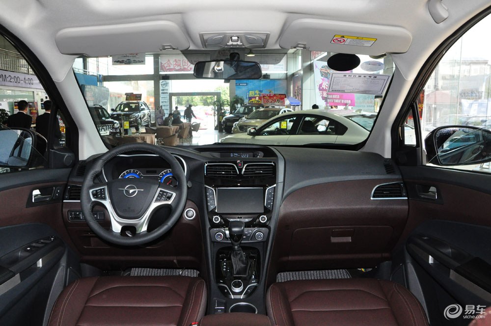 内饰配置丰富 海马对于v70的定位比较有信心,这主要是因为早在2000年