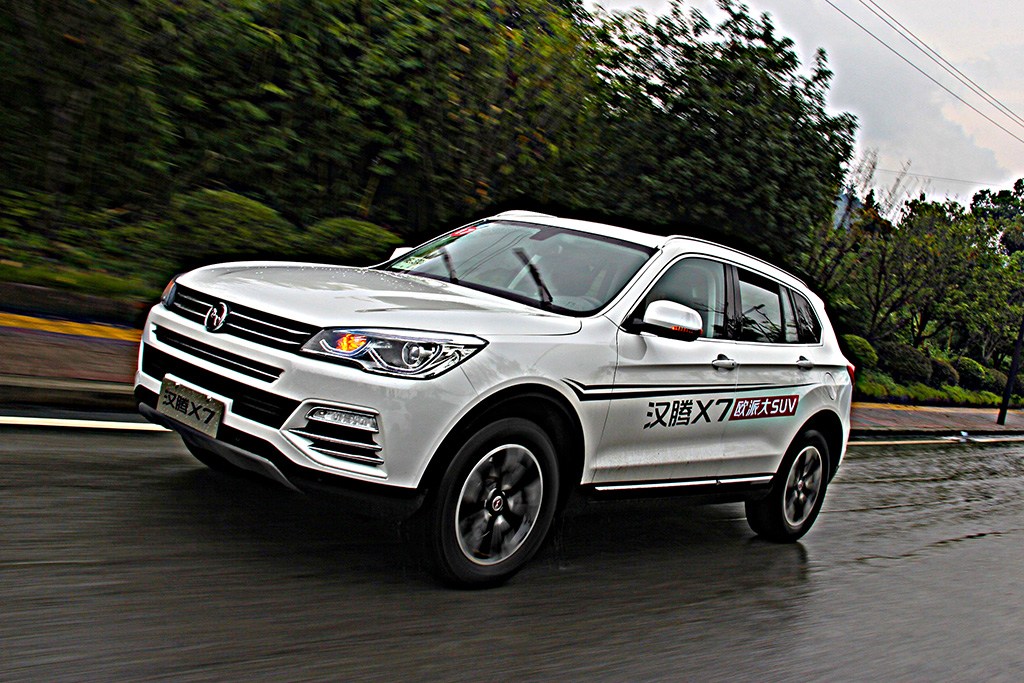 城左拐,感受一下国道的路感,您就巴不得赶紧换一辆地盘高的suv车型了