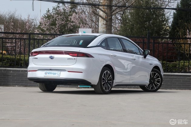 【易车摘要频道】下列精选内容摘自于《广汽新能源aion s增炫580/魅