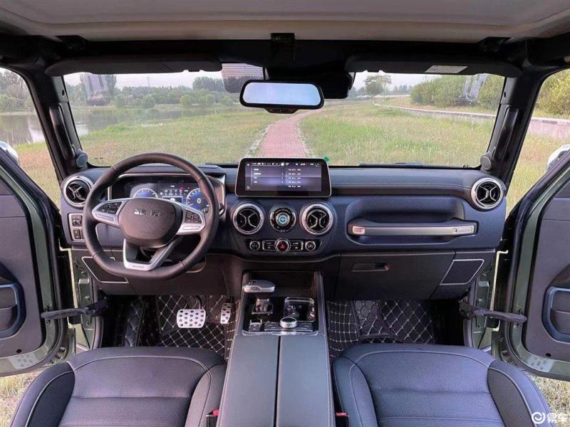 北京bj40 2020款 致敬2020版 2.0t 手自一体 四驱 至尊版