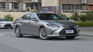 雷克萨斯es300h推荐 20181130182633929.jpg