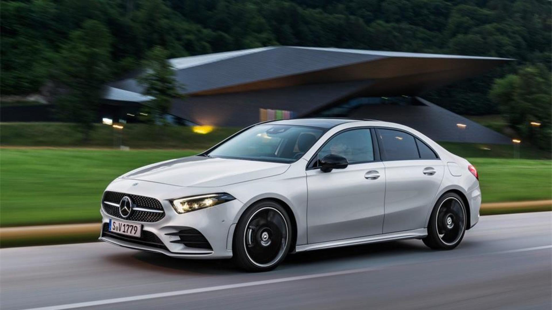 我等着你过来,全新奔驰a级三厢版.