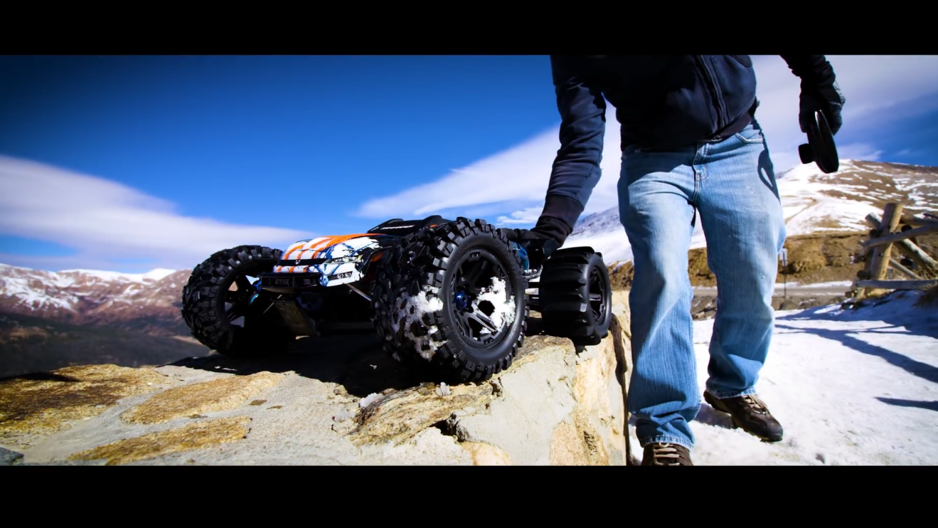 traxxas | e-revo 遥控车暴走雪山