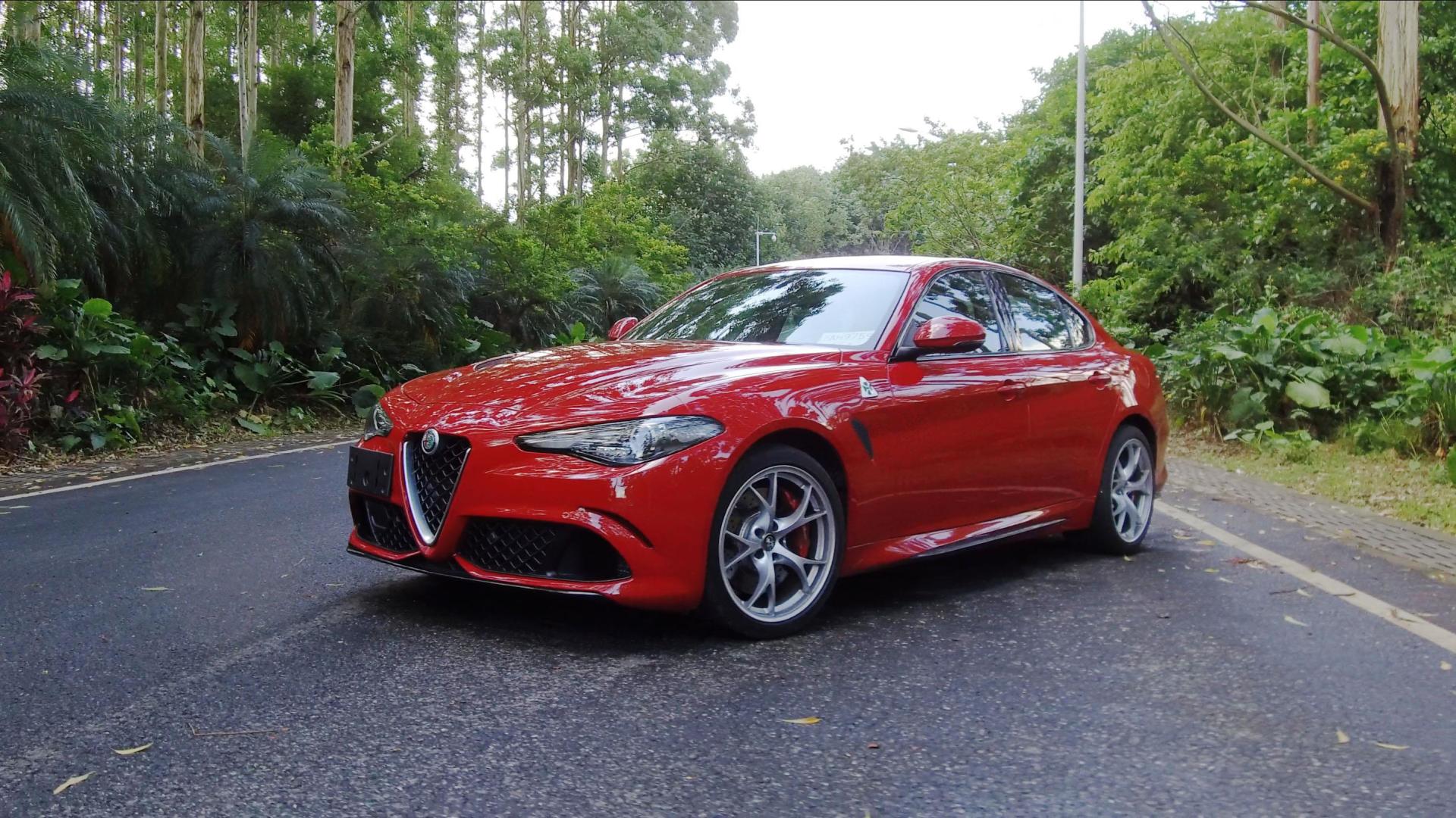 试完四叶草之后 我决定买30万的giulia