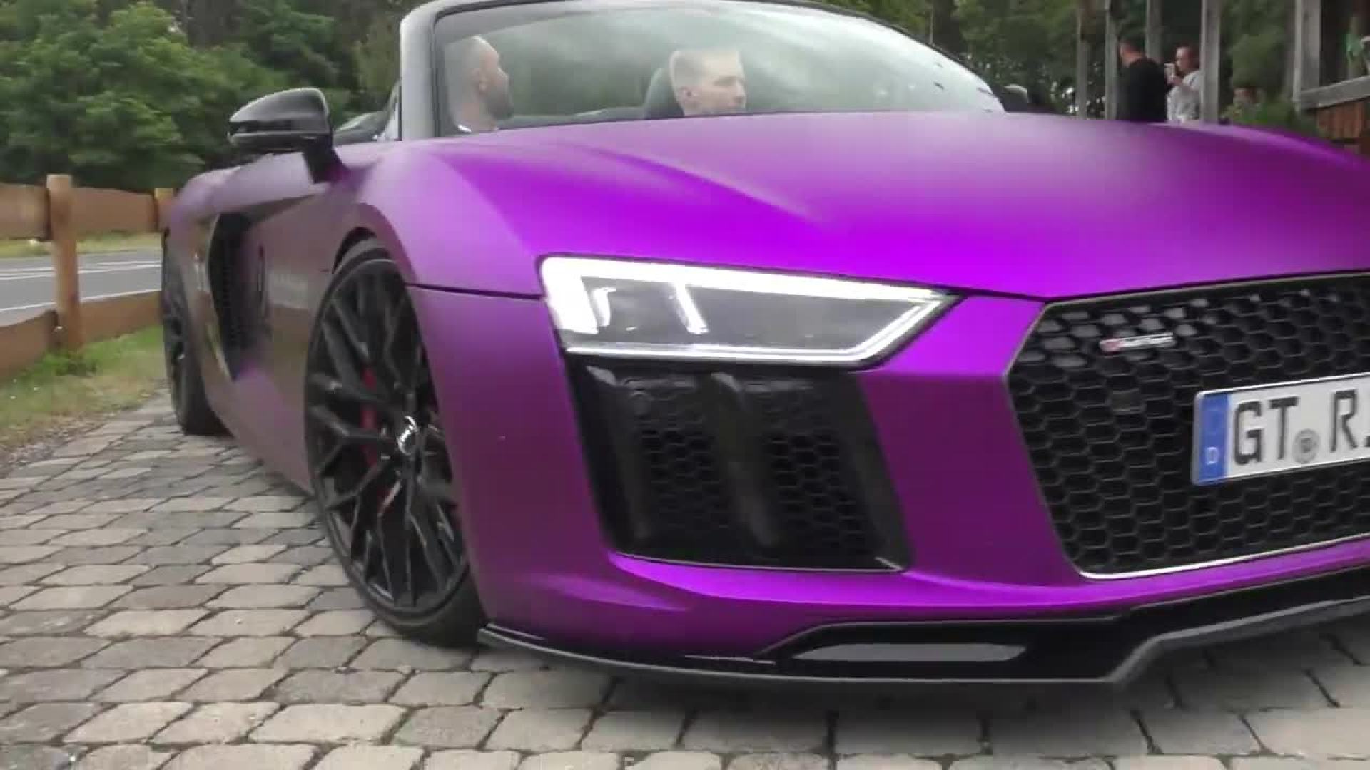 身披紫色外衣 奥迪r8 v10 rws秀加速声浪