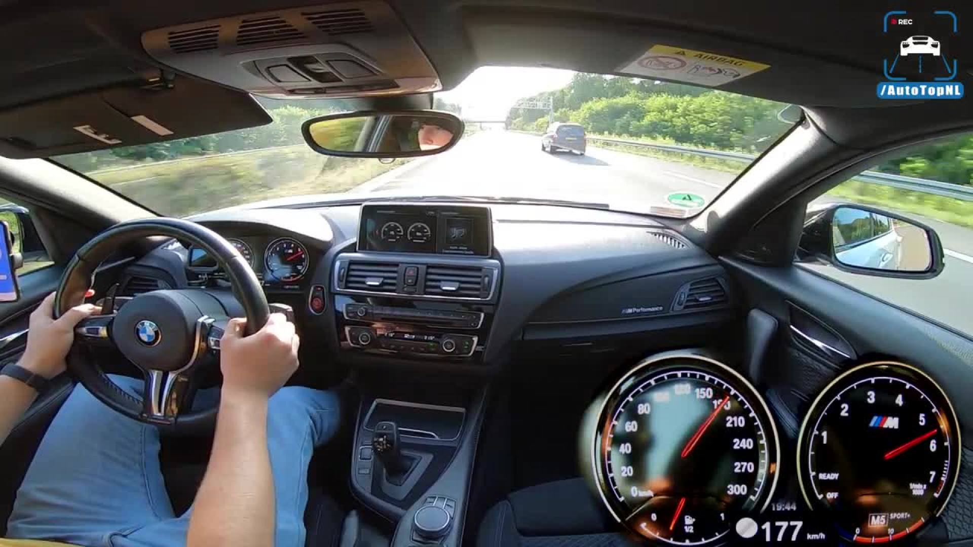 千万别模仿 开着宝马1系在的德国高速暴走