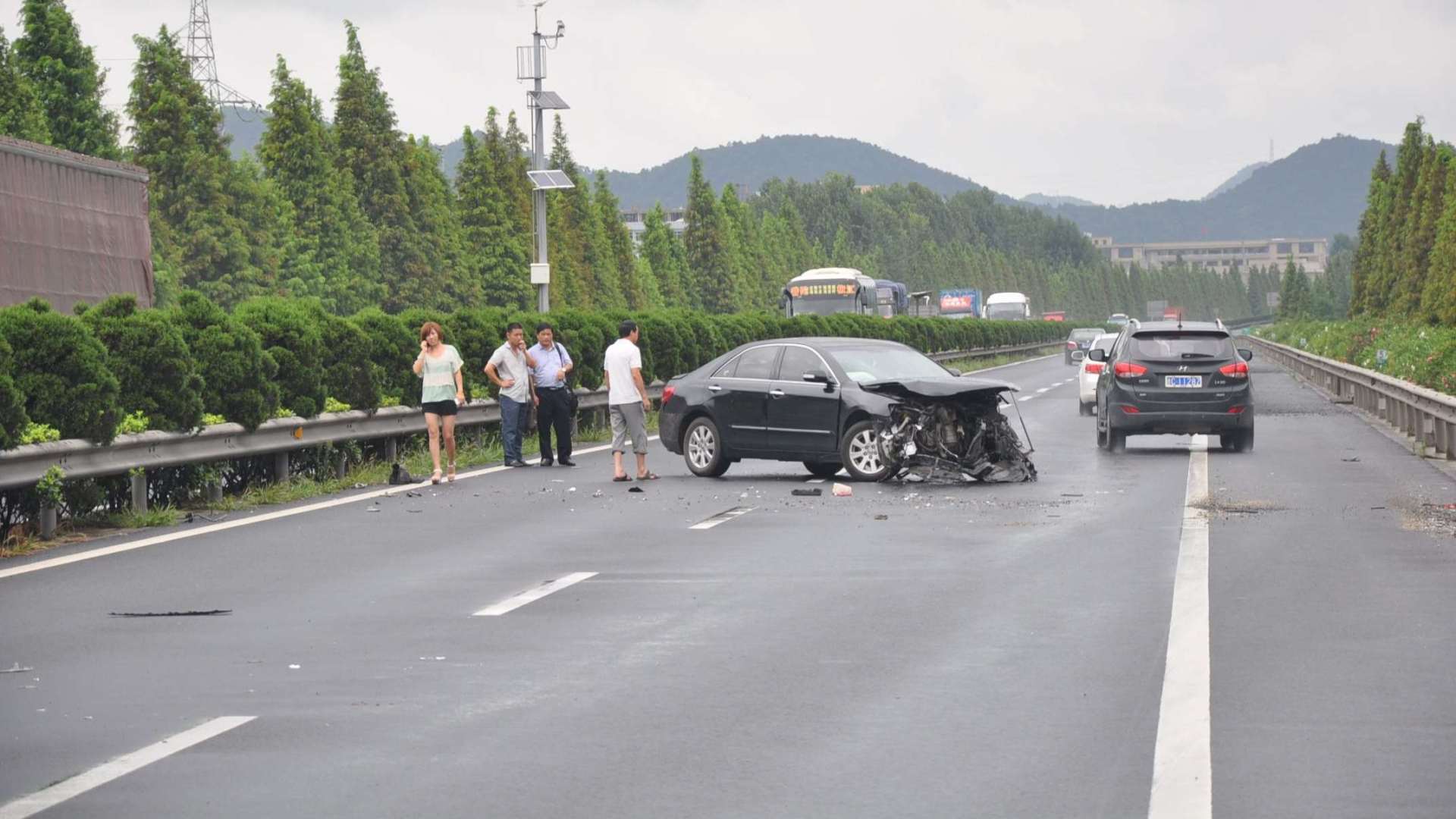 恐怖的高速公路二次事故