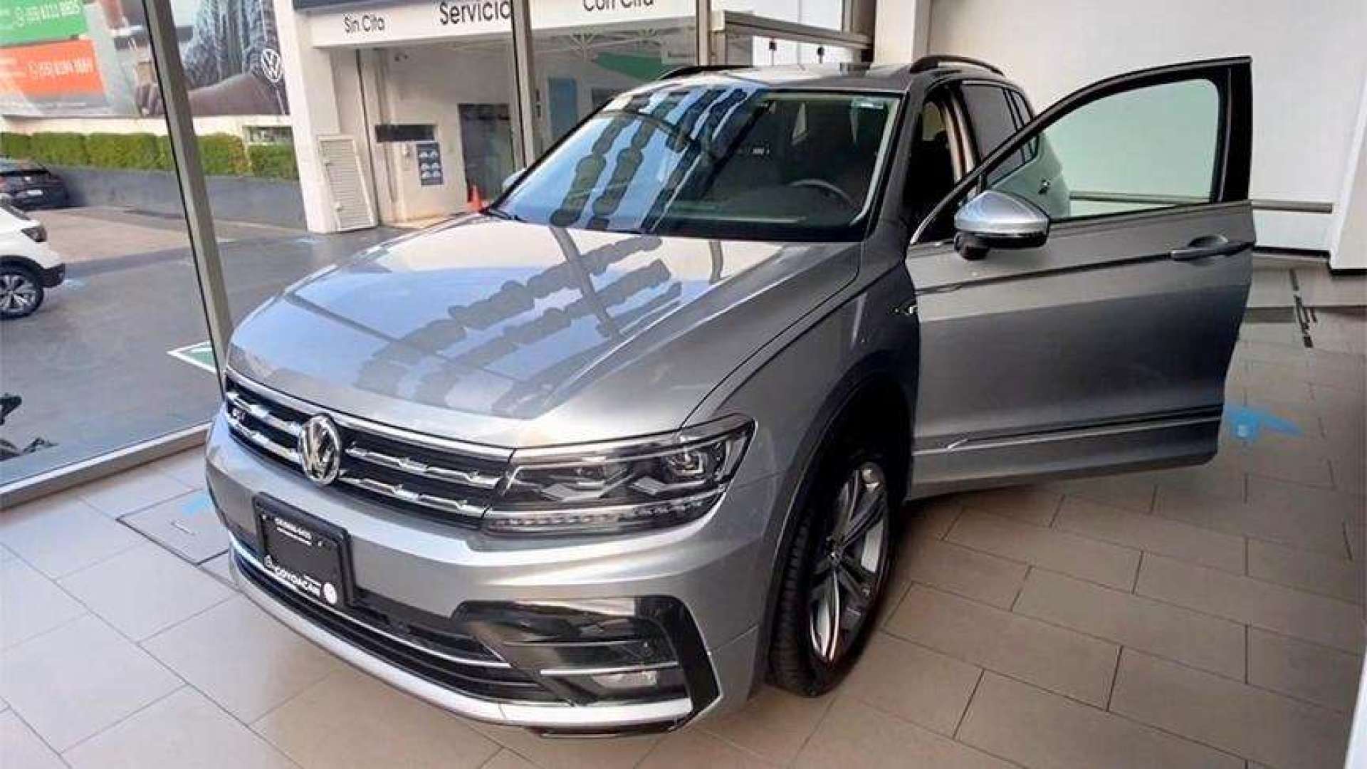 高清实拍2020款大众途观r-line,拿到钥匙坐进驾驶室,霸气开始