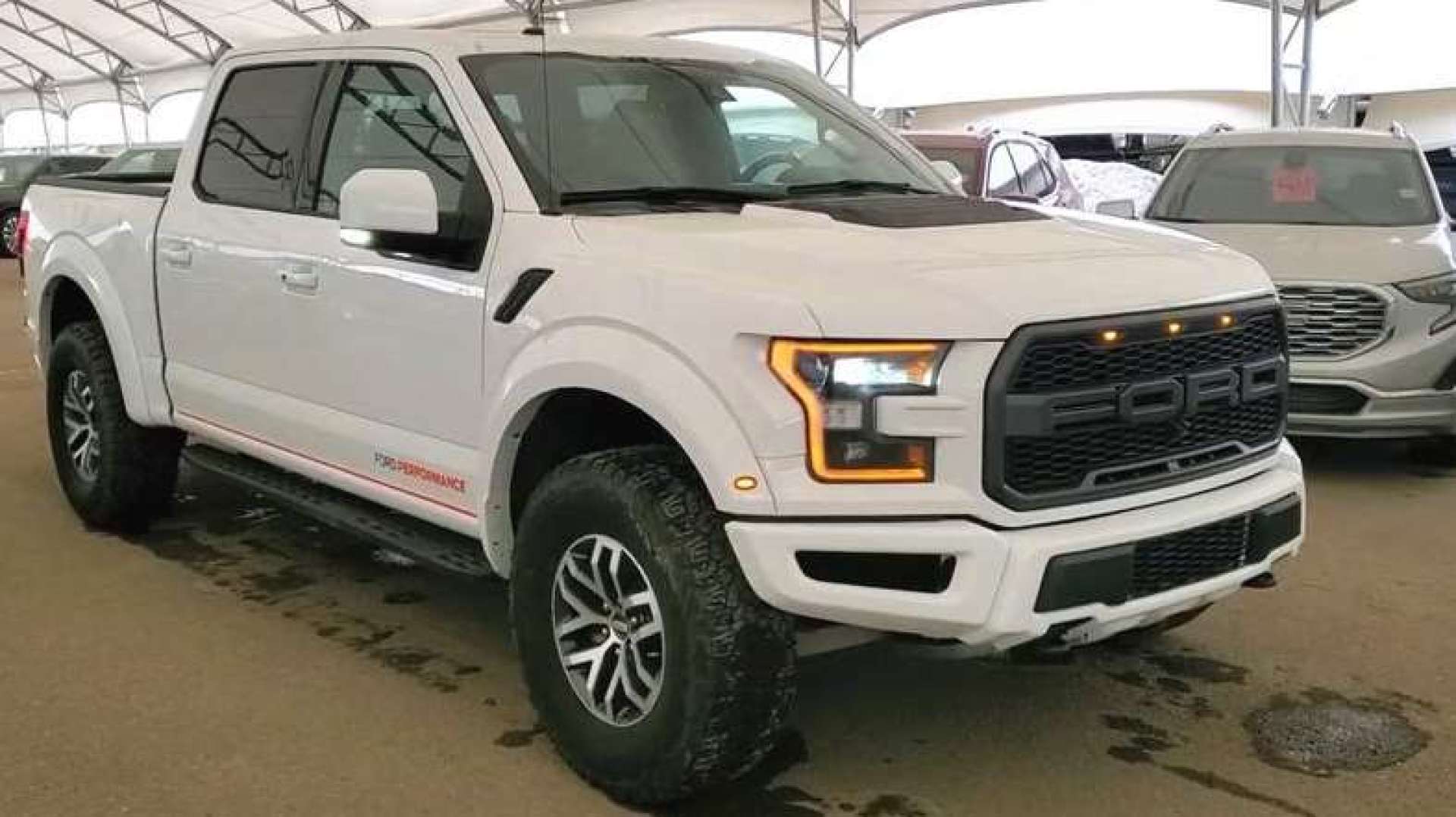 2020款福特猛禽实车到货,看到这霸气颜值和内饰,给个不心动理由