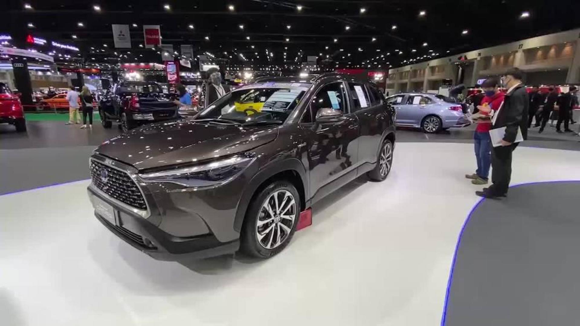 2021款丰田卡罗拉cross亮相车展有这颜值和配置给个不买理由