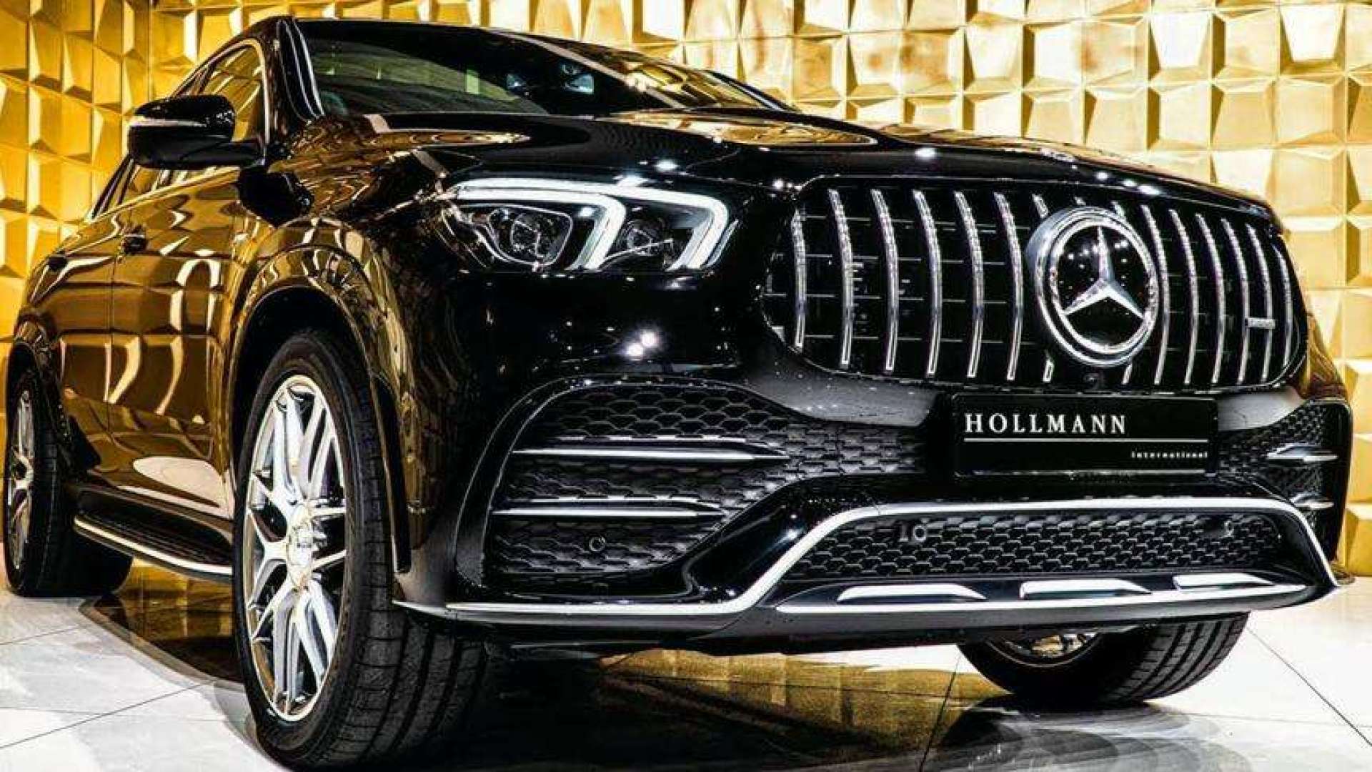 高清实拍2020款奔驰gle53,氛围灯亮起那刻才是豪华的开始!