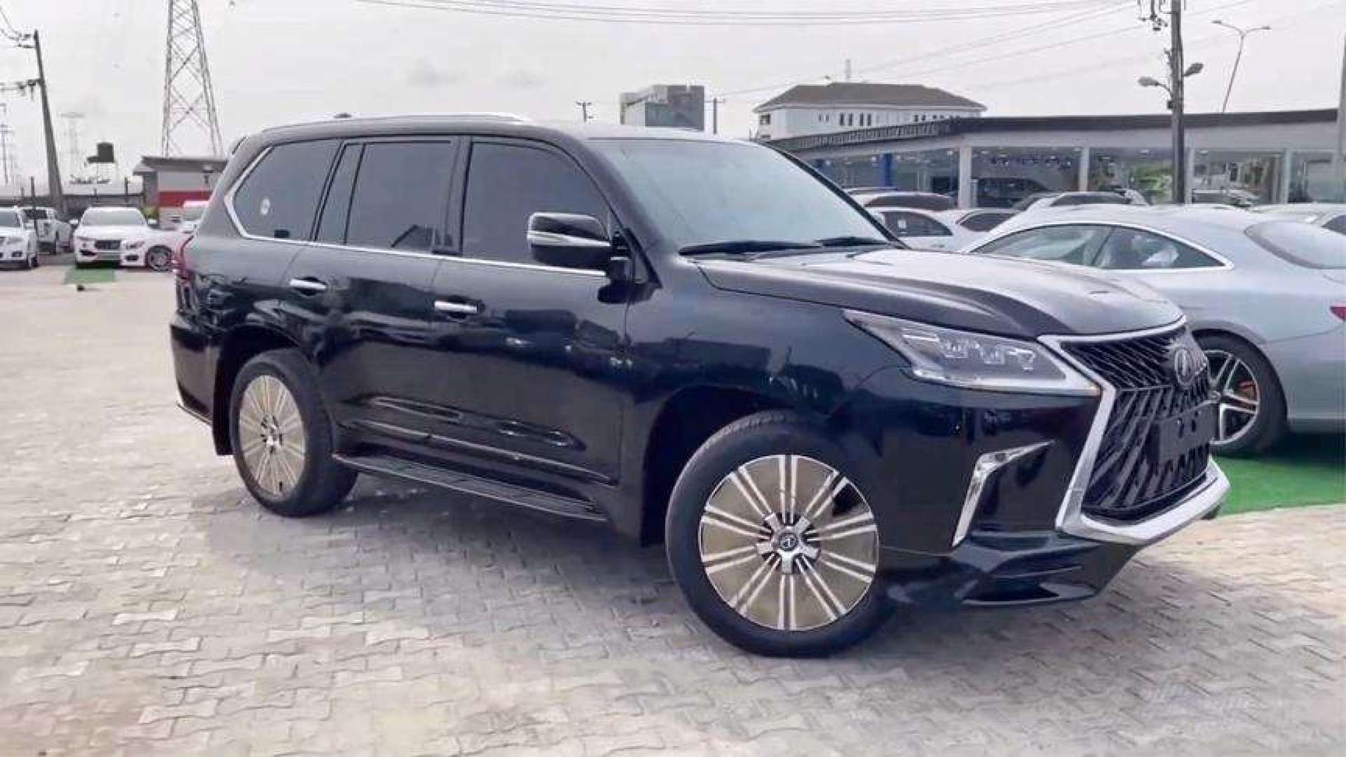 2020雷克萨斯lx570运动版suv