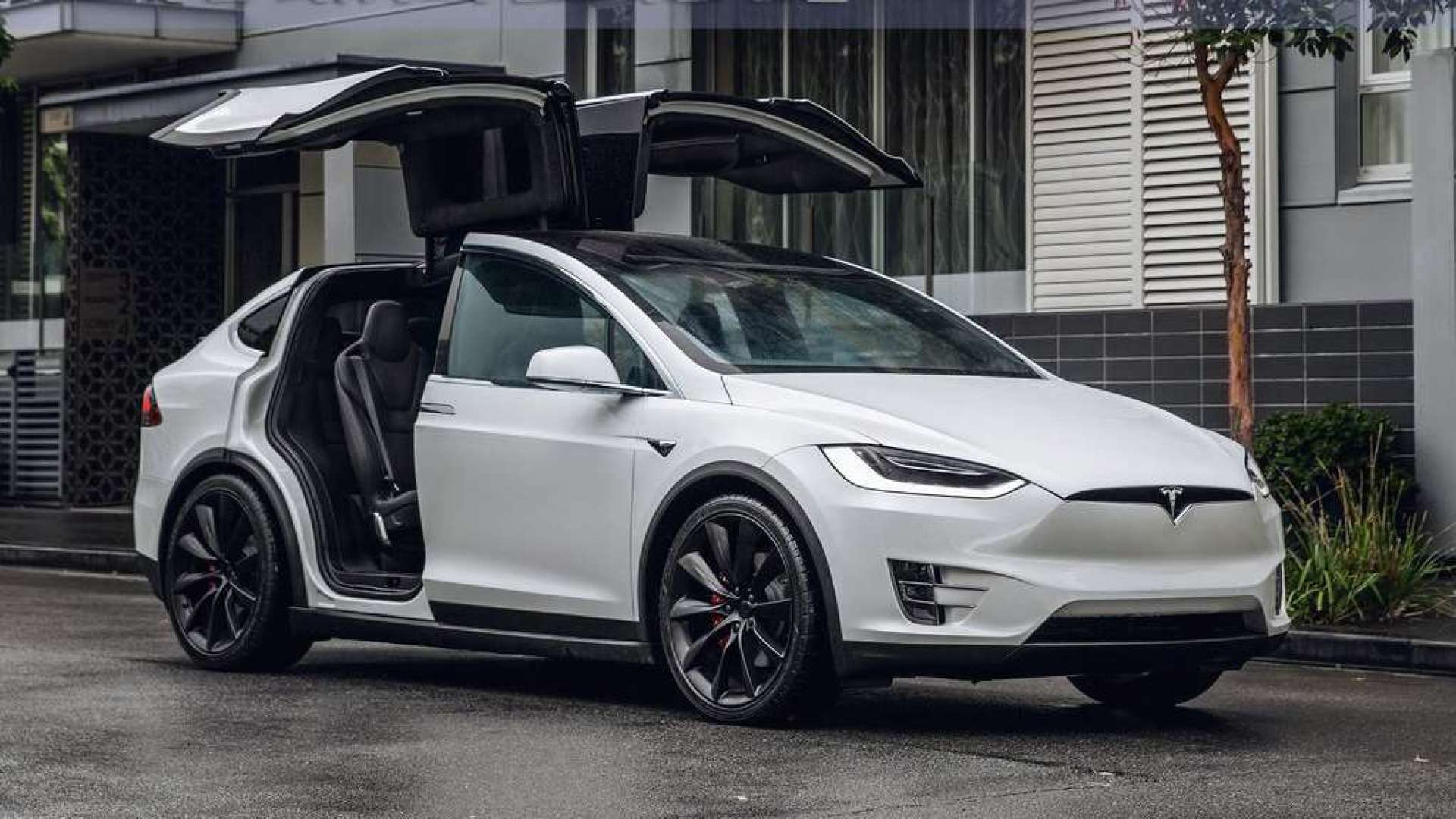 百萬級高逼格的suv,帥就完事了!-特斯拉model x_易車視頻