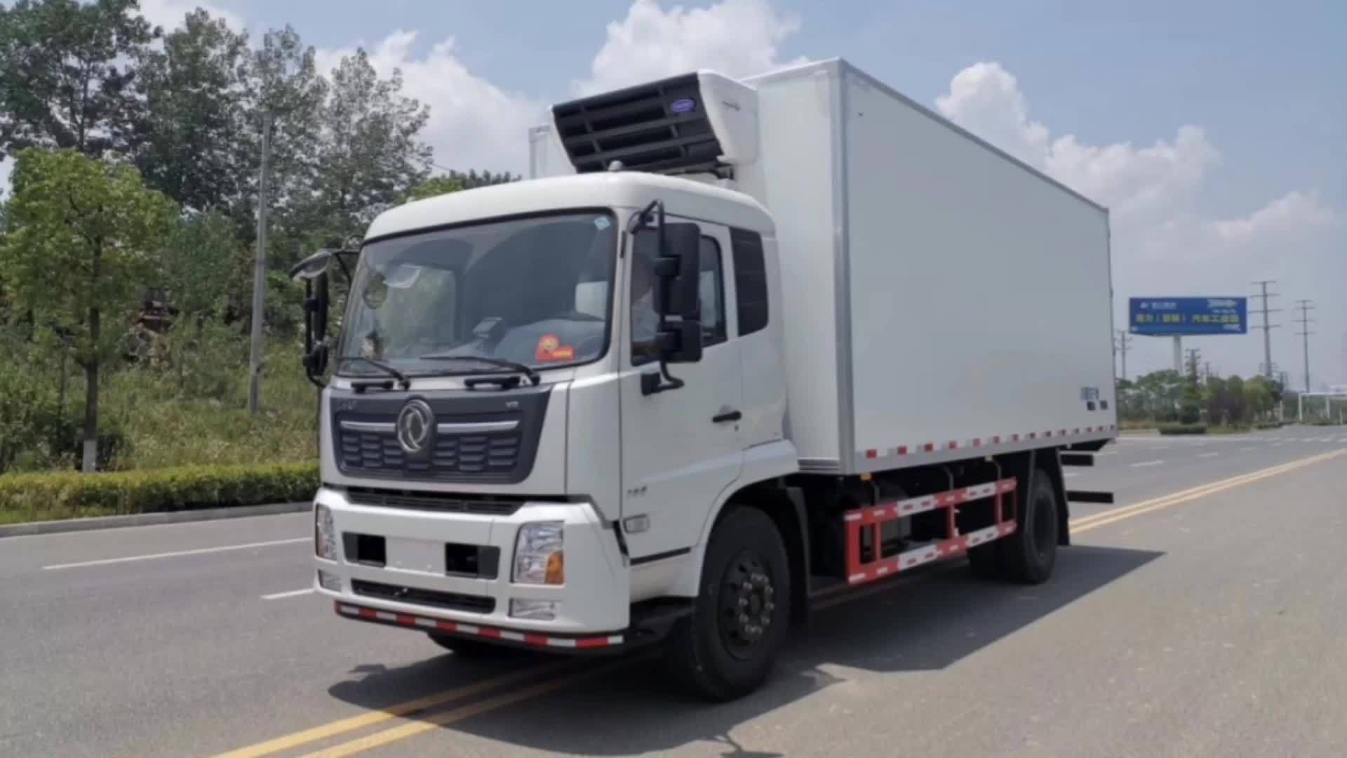 新款东风天锦vr平顶6缸210马力6.8米冷藏车,满足不同货运需求