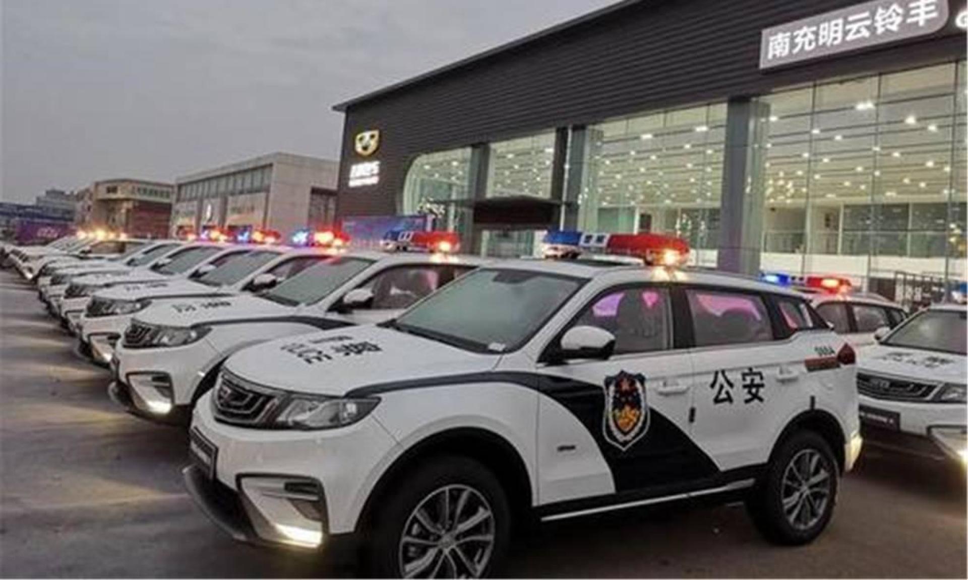 中国警车"换新衣",不再是丰田和大众,新车凸显"大国风范"!_易车视频